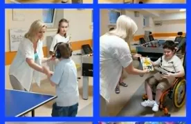 Kolaż zdjęć przedstawiający uroczyste wręczenie nagród i dyplomów uczniom za zaangażowanie oraz osiągnięcia w konkursach i działalności szkolnej. Uczniowie odbierają wyróżnienia, gratulacje i pamiątkowe upominki podczas szkolnej uroczystości.