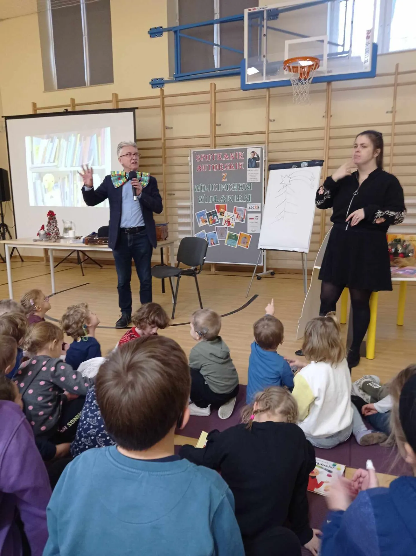 Spotkanie autorskie z Wojciechem Widłakiem