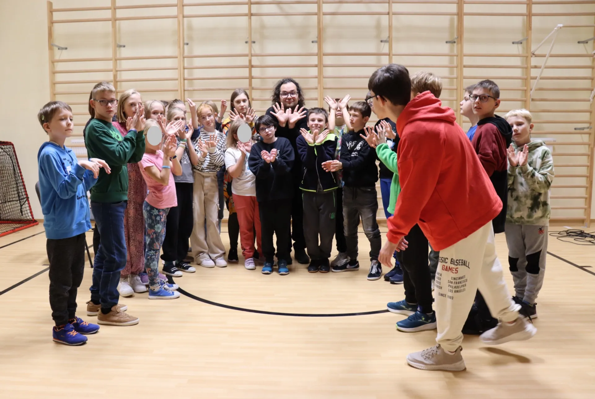 Międzynarodowy Dzień Głuchych i Języka Migowego - spotkanie z niesłyszącym aktorem