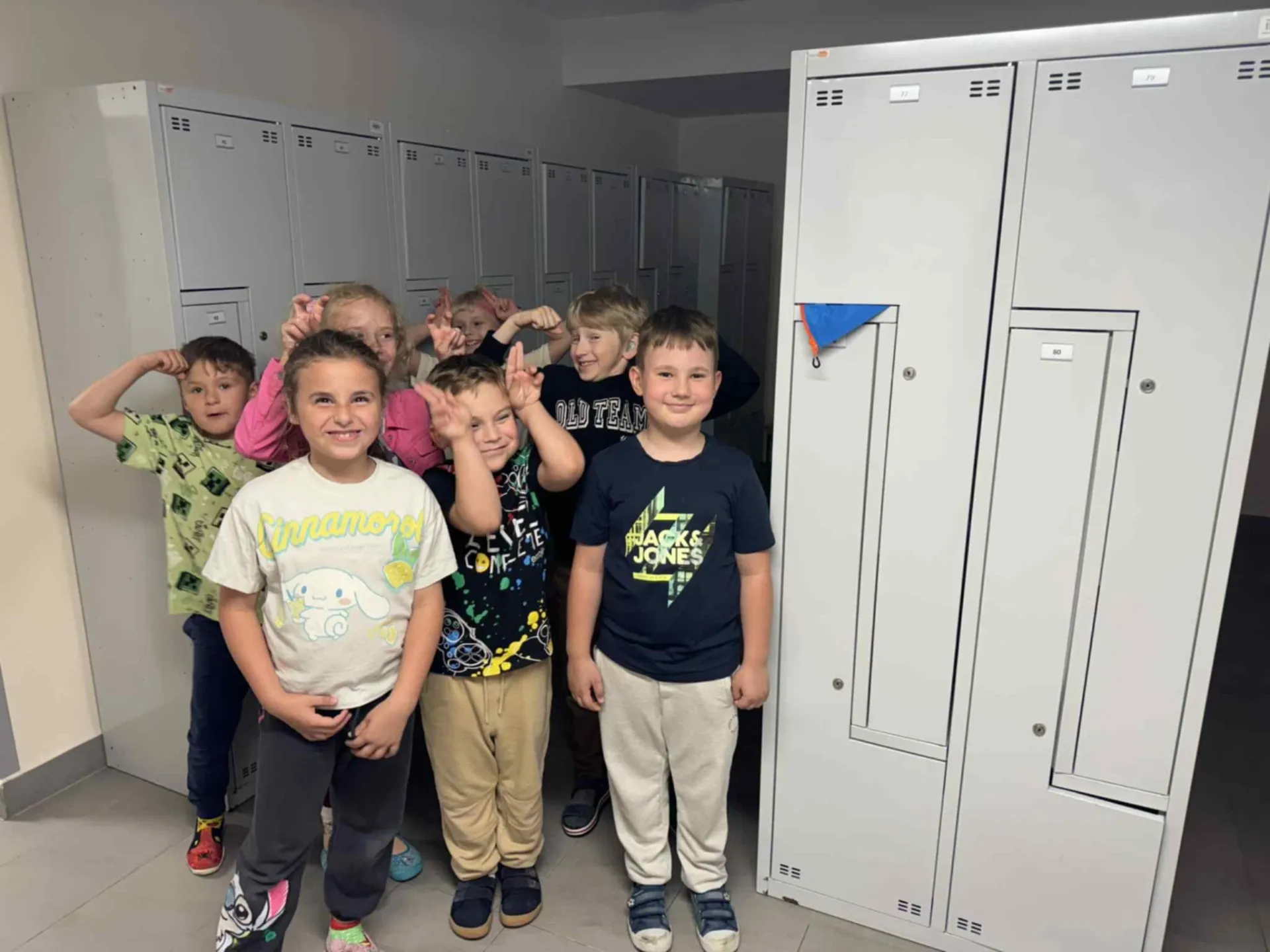 Wizyta dzieci z zerówki w szkole