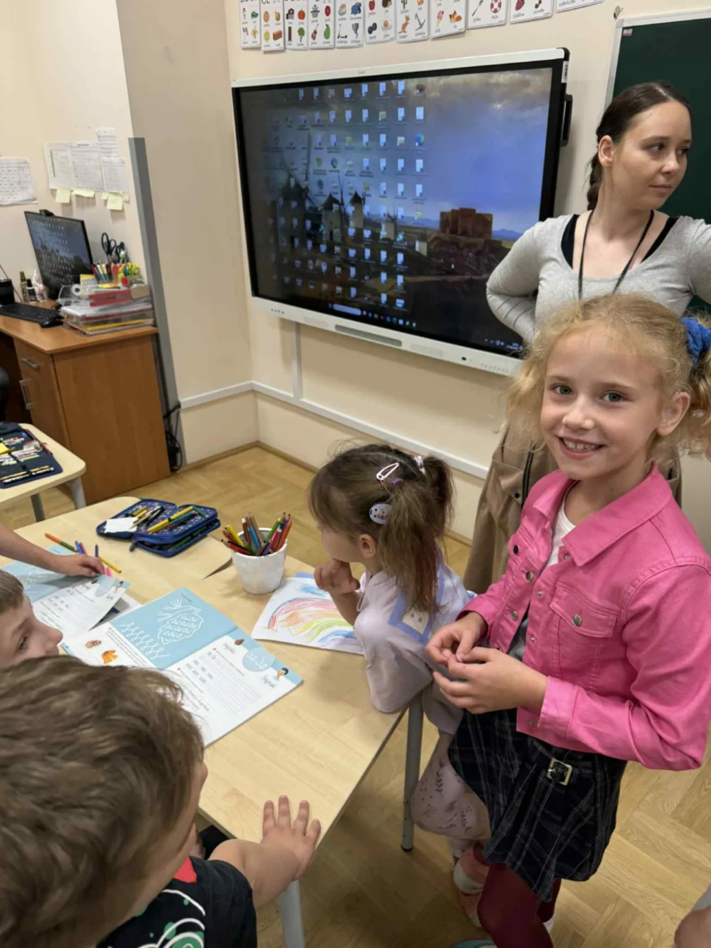 Wizyta dzieci z zerówki w szkole