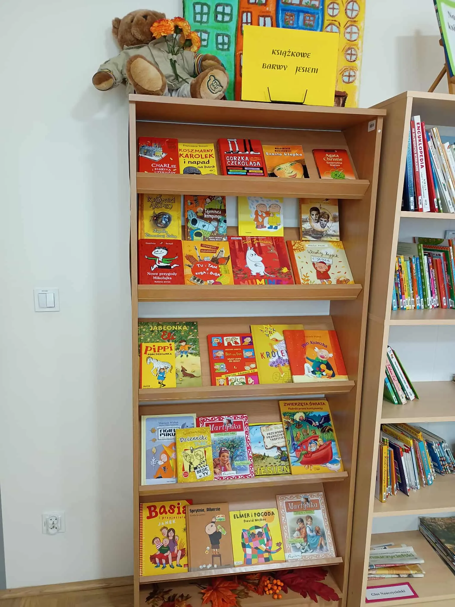 Regał z książkami