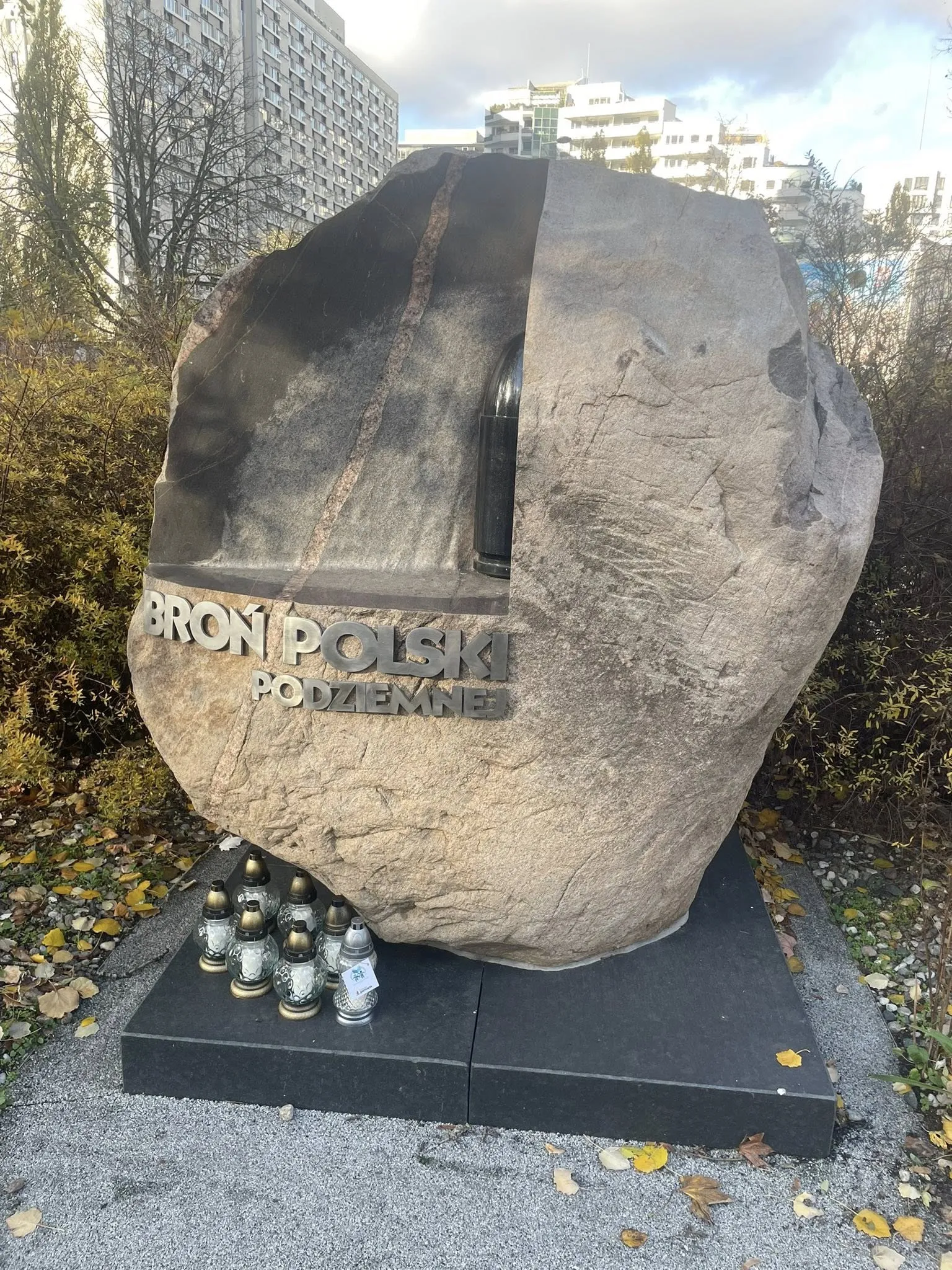 Pomnik Broni Polski Podziemnej