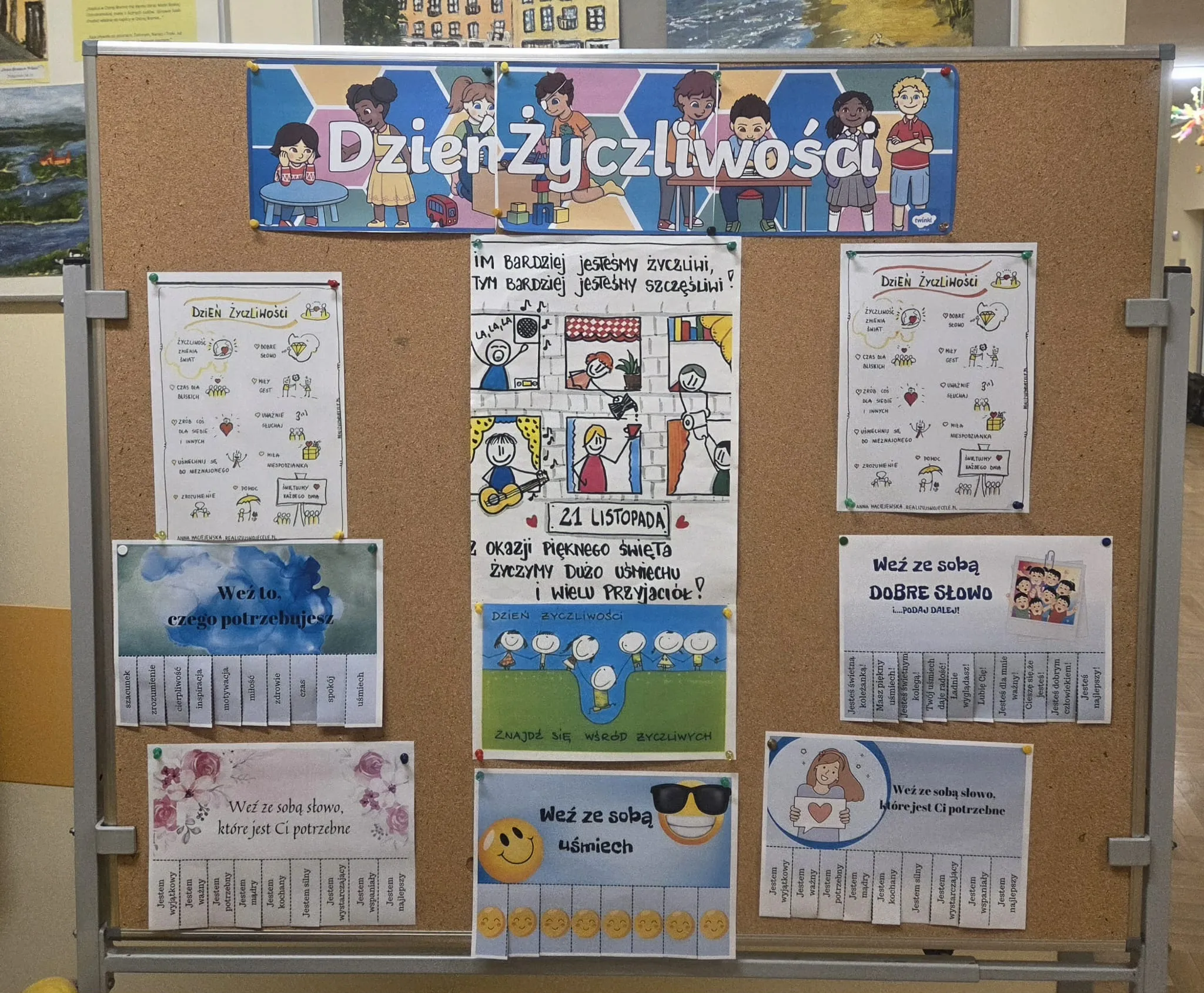 Tablica informacyjna o Dniu Życzliwości 
