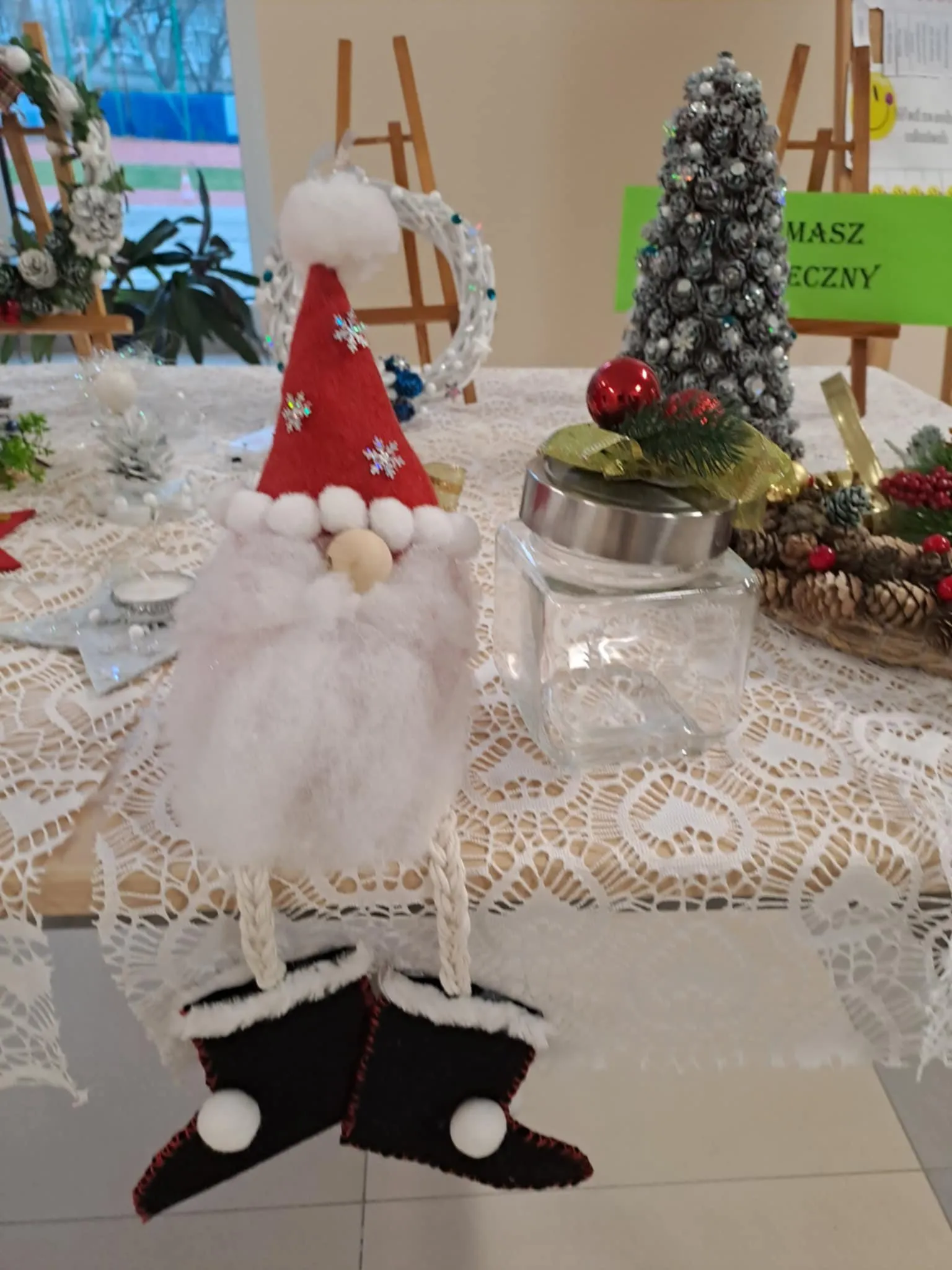 zdjęcia prac wystawionych na kiermasz bożonarodzeniowy 