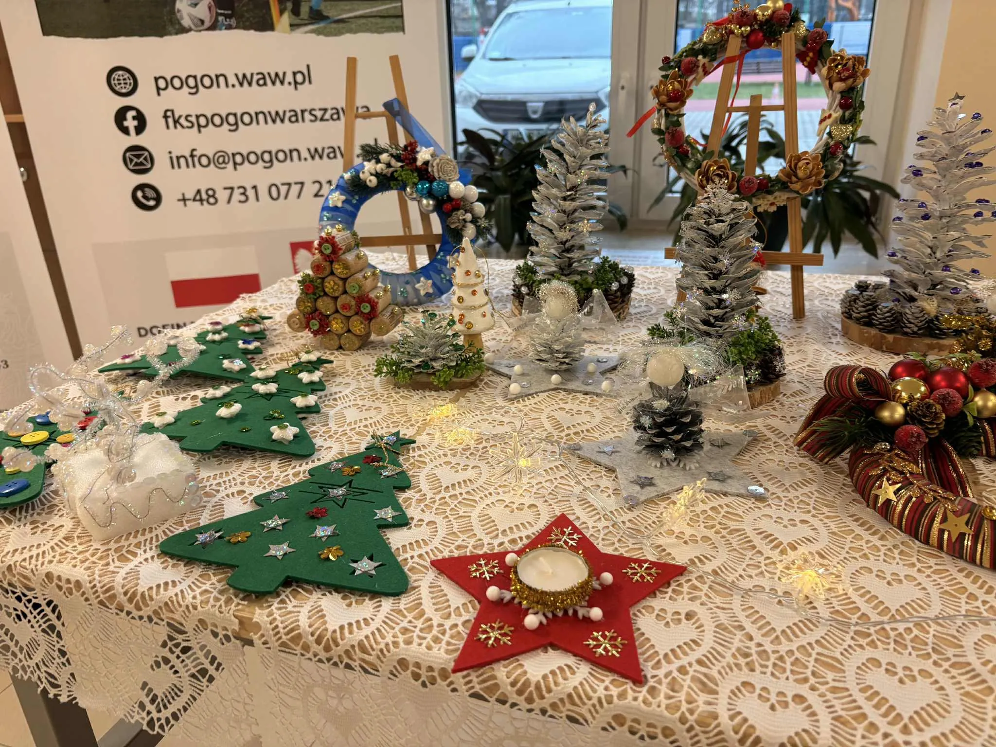 zdjęcia prac wystawionych na kiermasz bożonarodzeniowy 