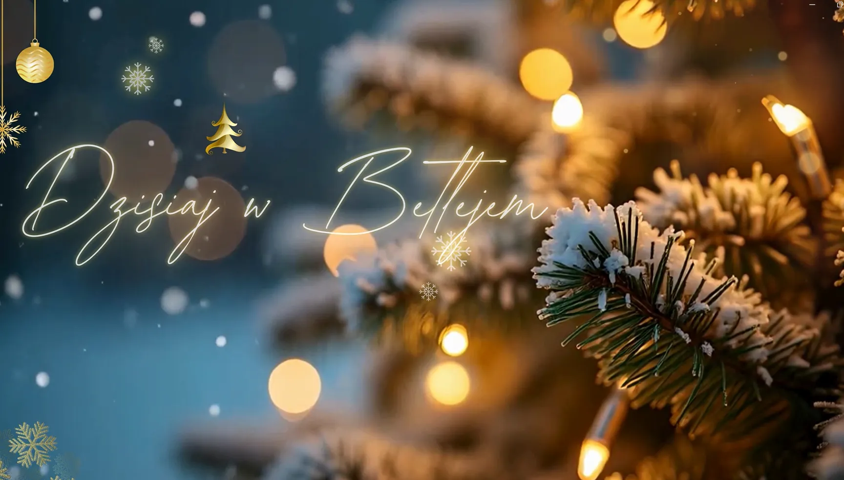 fragment filmiku przedstawiający tytuł i choinkę z lampakmi