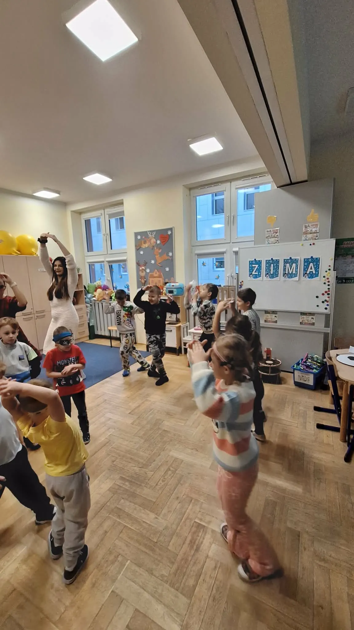 Zajęcia ruchowe – zabawa przy muzyce