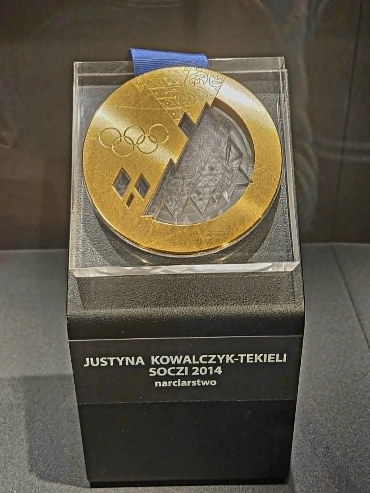 Złoty medal olimpijski Justyny Kowalczyk-Tekieli z igrzysk w Soczi 2014.